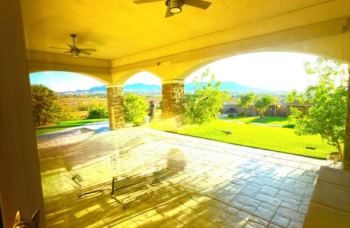 Foothills House | Sophisticated luxury Paradise-Resort,Spectacular Strip & Mountain View’s, Pool.!