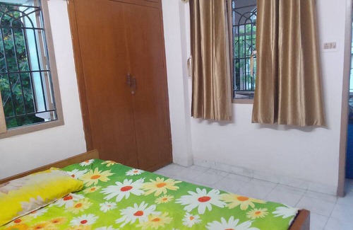 Raja Annamalai Puram Apartment | Elegant, Centrally located 3 bedroom 2 bath apartment with AC in Chennai