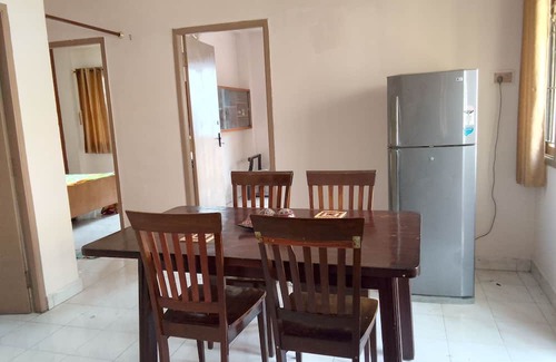 Raja Annamalai Puram Apartment | Elegant, Centrally located 3 bedroom 2 bath apartment with AC in Chennai