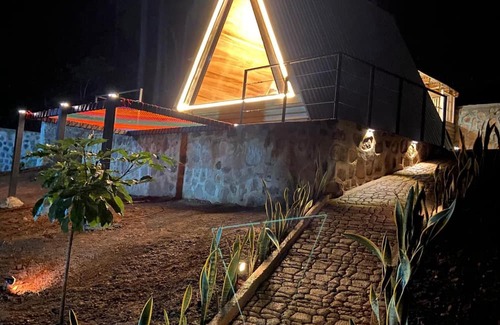 Comayagua Apartment | Sunset Cabin Jacuzzi & Mountain Views Chalet del Atardecer con Jacuzzi Privado y Proyector