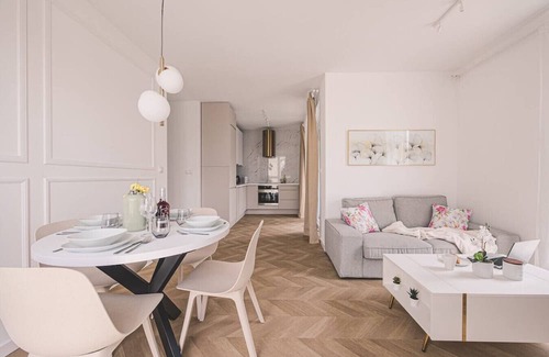 Bydgoszcz Apartment | Modern Apartment Near Old Market Square