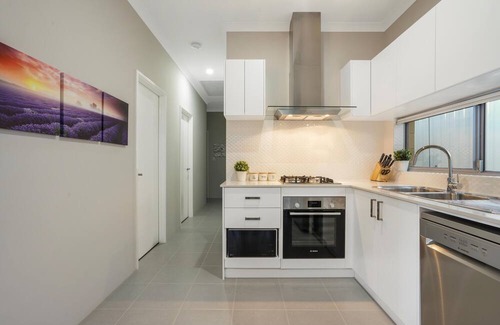 Balga House | Culloton Comfort – Spacious 3BR Home Near Shops & Parks​
