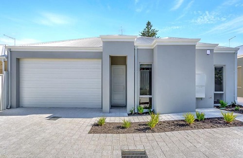 Balga House | Culloton Retreat – Bright 3BR Home Near Shops, Parks & Beaches
