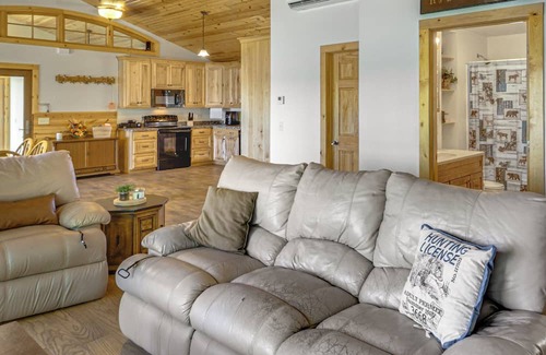 Parkers Prairie Cabin | Up North Long Lake Retreat on Private Peninsula!