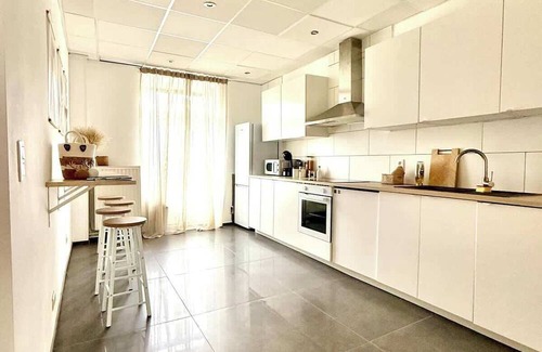 Bastogne House | Spacious duplex in the center of Bastogne "Onikos rooms