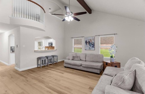 McKinney House | 4BD Spacious Home | Backyard, Pool, Jacuzzi
