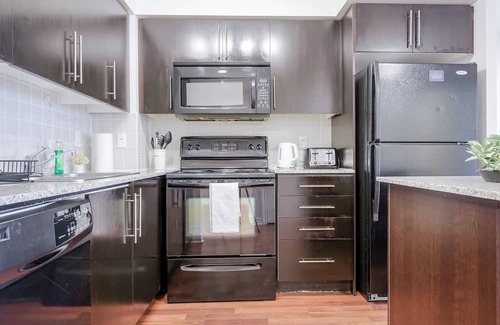 Downtown Mississauga Condo | Elegant 2BR/2BA 1 free Parkng Condo | Heart of Mississauga Square one YYZAirport