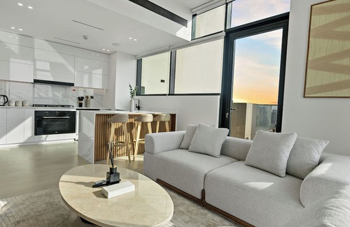 Jumeirah Village Circle Apartment | Private Pool | Movies in bed | No Camels