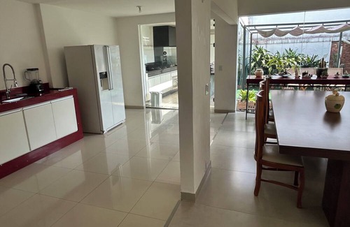 Sao Paulo House | Large house with floor