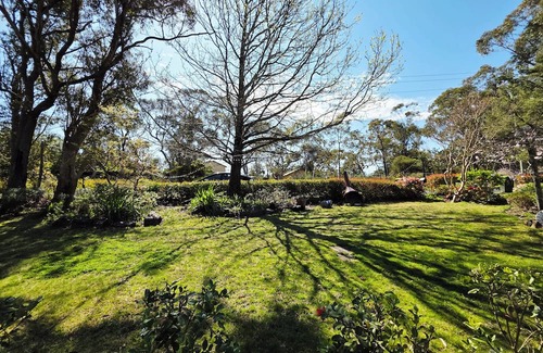 Woodford House | Spacious 3-Bedroom Bushland Mountains Retreat Close to Famous Waterfalls