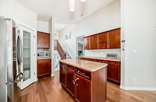 Northwest Edmonton House | Gorgeous home in Newcastle; close to many amenities
