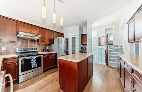 Northwest Edmonton House | Gorgeous home in Newcastle; close to many amenities