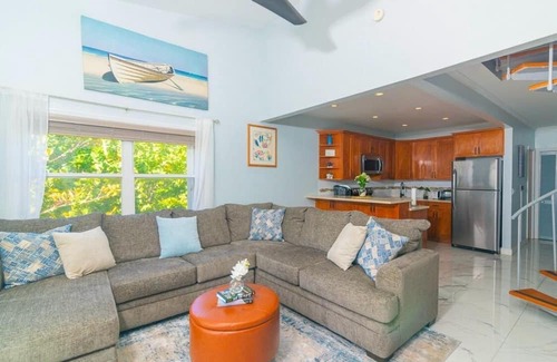 Bodden Town Condo | Charming 2-bedroom condo with AC in Bodden Town