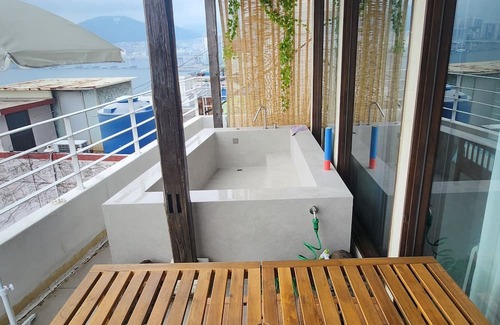 Yeongdo Apartment | Pleasant 2-bedroom apartment with AC in bustling Busan