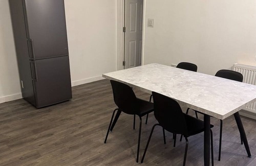 Coventry Apartment | 4 Bed Flat City Centre Coventry