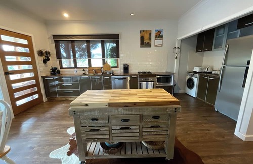 Lima East Cottage | Temple of the Quiet Vale