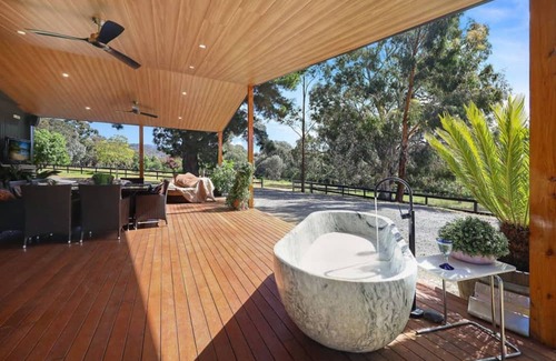 Lima East Cottage | Temple of the Quiet Vale