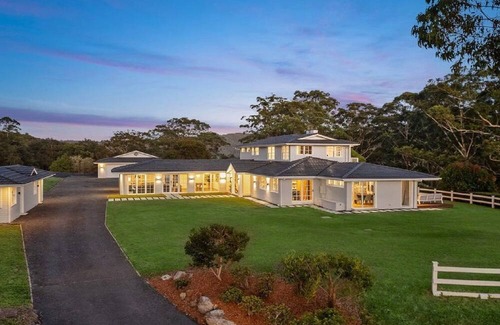 Matcham House | YARRIMBAH - Idyllic Coastal Estate with Private Pool & Spa