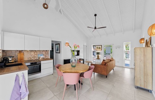 Fontein Villa | Casa JuNo Curacao, a modern villa with private pool in a secured park.