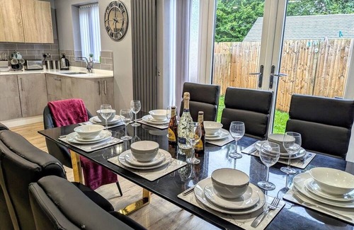 Telford House | Tempting Telford, 4BR Home, 3 Bathrooms, Parking
