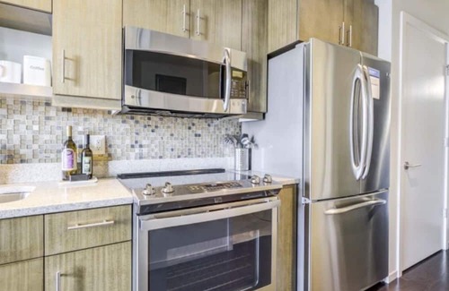 Belltown Condo | Modern Luxury Living: 2BR Condo at Via 6