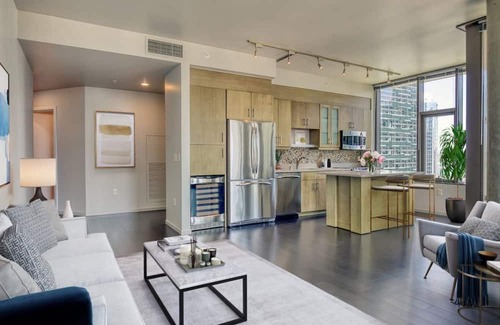 Belltown Condo | Modern Luxury Living: 2BR Condo at Via 6