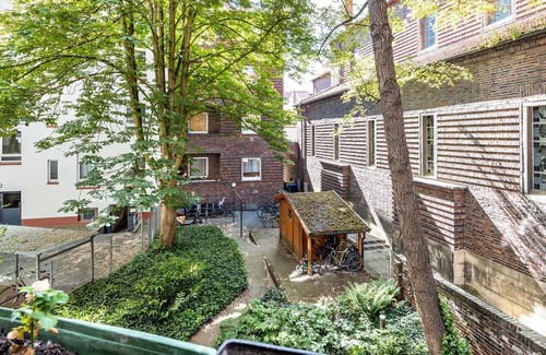 Sudstadt-Bult Apartment | Room 'Messezimmer' with Private Terrace, Wi-Fi and Air Conditioning