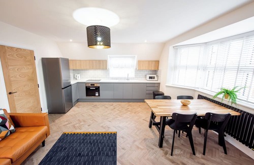 Harwich Apartment | Two Bed Apartment in Harwich, Close to Shops, Private Parking, Fast WiFi