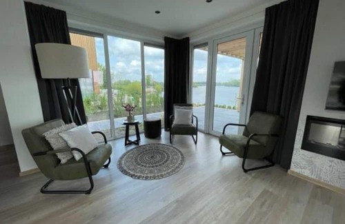 Kerkdriel House | Holiday house Kerkdriel for 1 - 8 persons with 4 bedrooms - Holiday home
