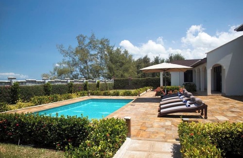 Marumbi Villa | Zanzibar Beachfront Villa 1012