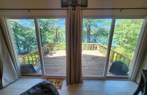 Greers Ferry House | Rock Ledge at the Narrows