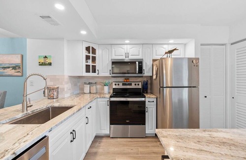 Marco Island Condo | Coastal Comfort Awaits in This 2 bedroom 2 bath Condo