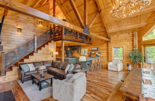 Thornton Cabin | Mountaintop Cabin with Incredible View
