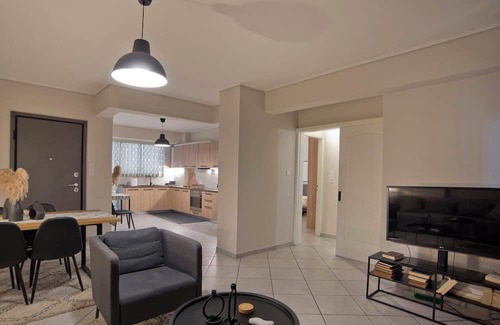 Peiraiki Apartment | Denimou Home Luxurious 2BR Fully Equipped, Balcony