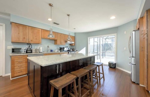 Ormond Beach House | Enjoy Beautiful Ormond Beach 4BR Apt WiFi & Pool