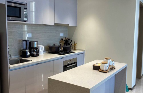 Parklands Apartment | Chic 1-bedroom apartment in wonderful Nairobi with AC, fitness room, WiFi