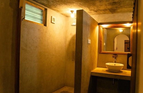 Irrakkakandi Villa | Surya Lagoon Village-Lovely 4-bedroom villa in Nilaveli with WiFi and AC