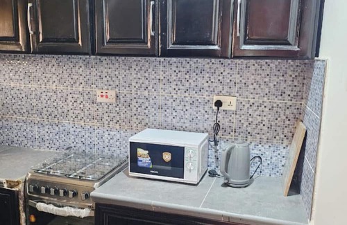 Kumasi House | Royal Renaissance. studio apartment.25 minutes drive away from the airport.