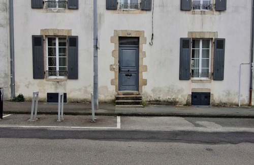 La Roche-sur-Yon House | CHARACTER HOUSE DOWNTOWN
