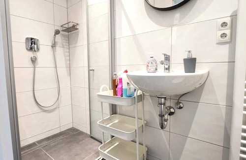 Neusass Old Town Apartment | Business apartment with WIFI, elevator & free parking