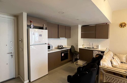 Esenyurt Apartment | Cozy 1-bedroom apartment in marvelous Istanbul with wifi and full gym.