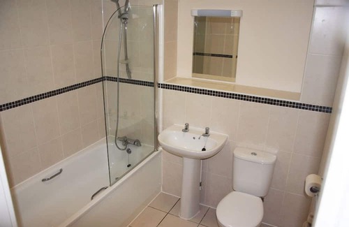 East Wickham Apartment | 2 bed flat to let in Welling-zone4 and only 25 mins by train to Central London.