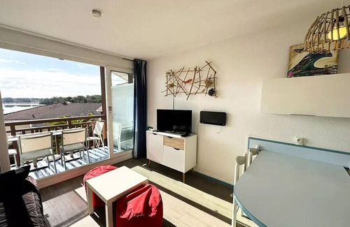 Vieux-Boucau-les-Bains Apartment | 2 Rooms for 6 People