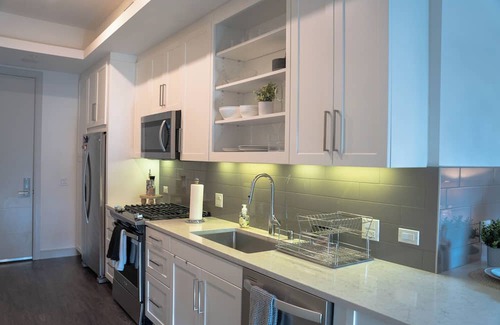 Santa Ana Apartment | Modern studio apartment with roof top, WiFi, AC in enjoyable Irvine