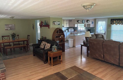 Cordele House | BIG PAPA'S PARADISE ON LAKE BLACKSHEAR