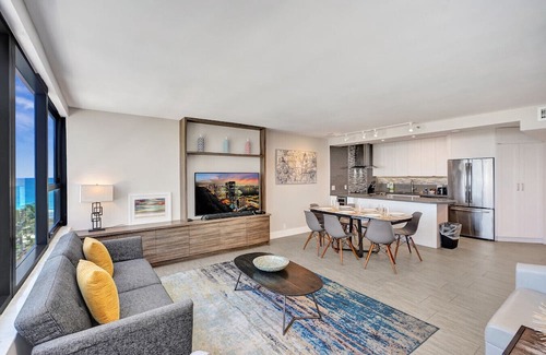 Mid Beach Apartment | Luxury Condo with Resort Amenities, Pools, Gym & Sauna 804