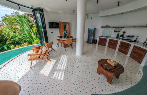 Jimbaran Bay Villa | Uluwatu 3 Bedroom Villa #2 Private Pool, Equipped Kitchen, Ocean View