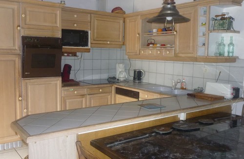 Arvieu House | Country house in the village near Lake Pareloup