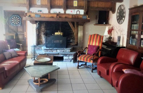 Arvieu House | Country house in the village near Lake Pareloup