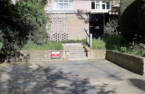 Twickenham Riverside House | Spacious 2-Bedroom House, Central Richmond